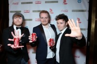 Звезды попробовали «свою» Coca-Cola на вечеринке журнала HELLO!