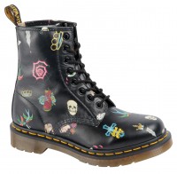 Dr. Martens представляет новые ботинки“Pascal” с оригинальными принтами “SkinsTatoo”