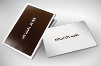 Создайте праздничное настроение с подарками от MICHAEL KORS!
